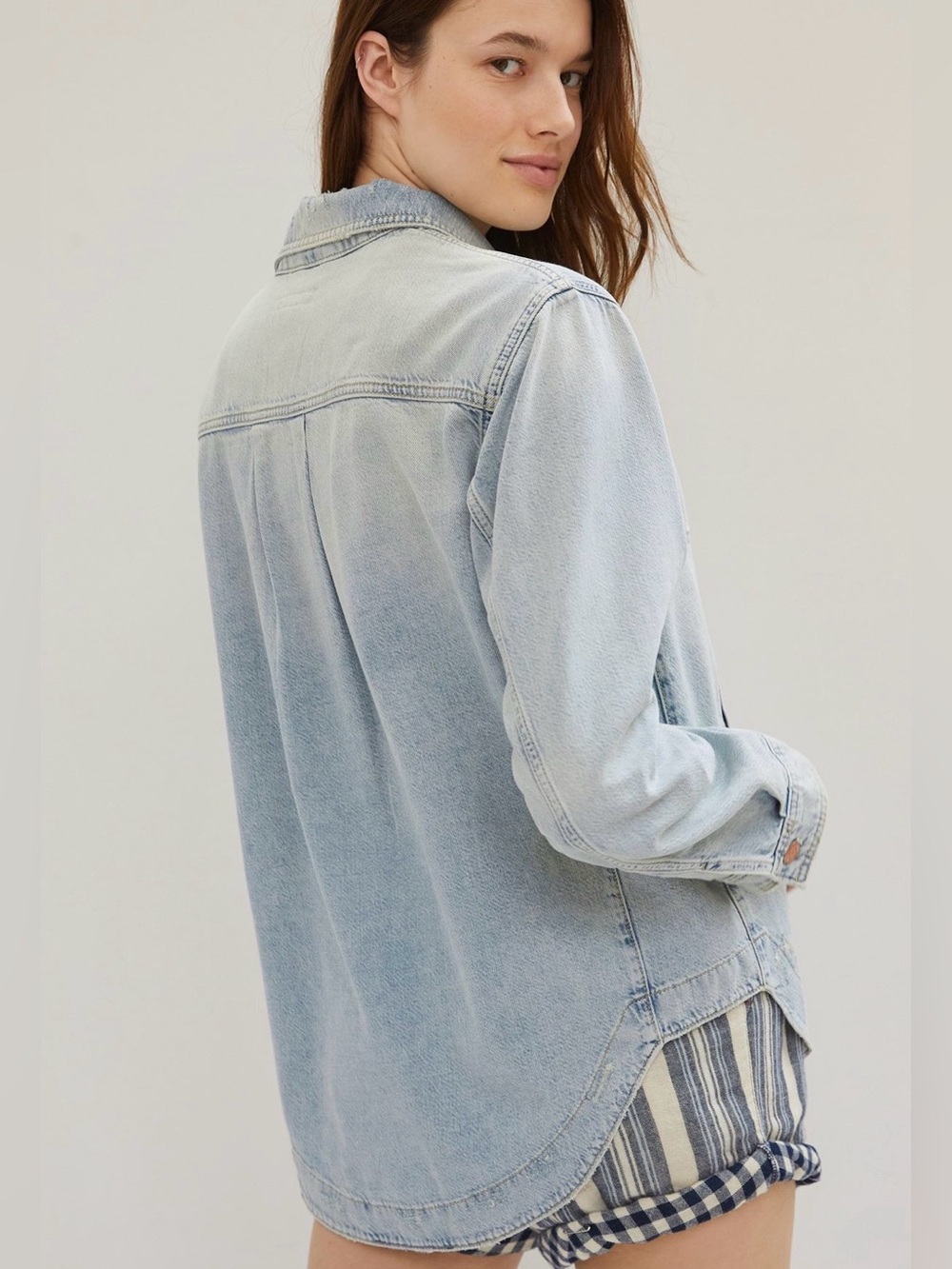Anthropologie Pilcro Drapey Denim Shirt Jacket Small Light Wash Oversized - Picture 15 of 16